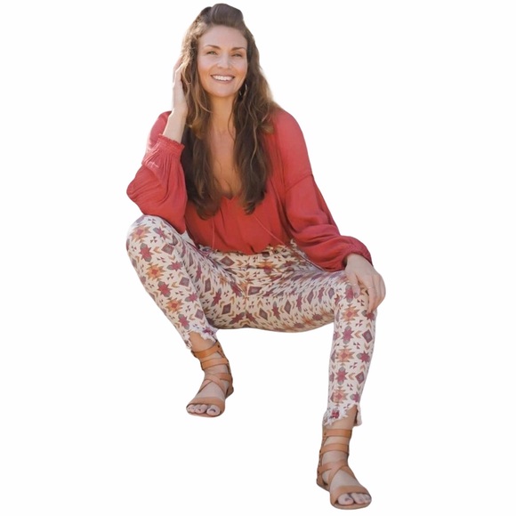 new Free People ๐  Wild Child Raw Hem Skinny Jean ๐  Ivory with Tribal Print ๐  - Picture 8 of 17